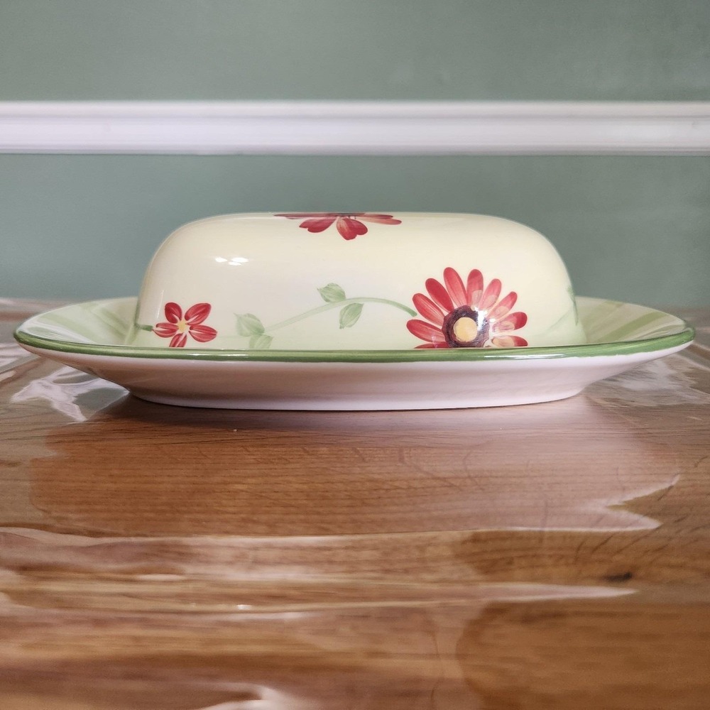 Pfaltzgraff Daybreak Butter Dish  Read Description for Details